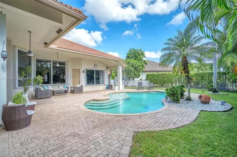 15614 SW 15th St, Pembroke Pines, FL 33027