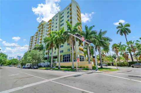 816 NW 11th St #701, Miami, FL 33136