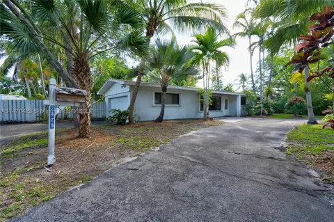 7475 SW 118th St, Pinecrest, FL 33156