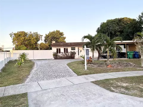 19735 NW 5th Ct, Miami Gardens, FL 33169