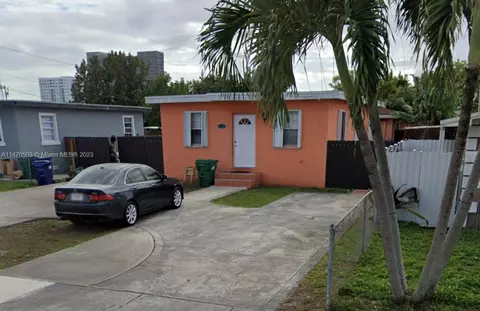11128 SW 2nd St, Sweetwater, FL 33174