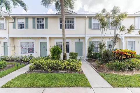 9952 NW 57th Mnr, Coral Springs, FL 33076