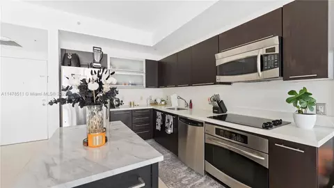 90 SW 3rd St #1903, Miami, FL 33130