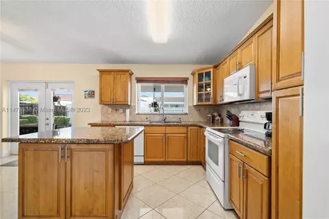 13844 SW 14th St, Miami, FL 33184