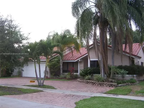 10305 NW 7th Ct, Plantation, FL 33324