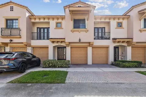 4774 N Grand Cypress Cir N, Coconut Creek, FL 33073