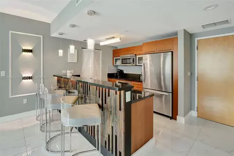 253 NE 2nd St #1510, Miami, FL 33132