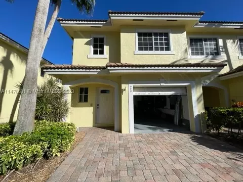 909 Imperial Lake Rd #909, West Palm Beach, FL 33413