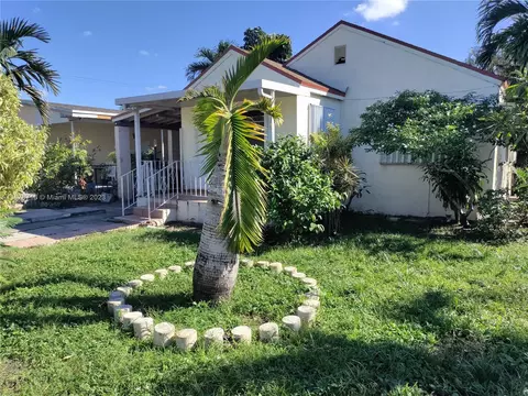 582 E 18th St, Hialeah, FL 33013