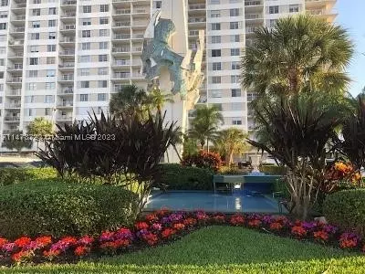 300 Bayview Dr #504, Sunny Isles Beach, FL 33160