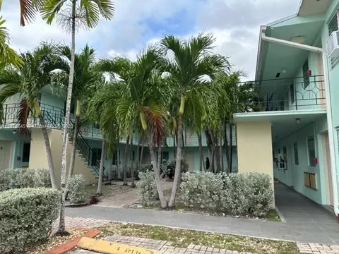 855 W 29th St #16, Hialeah, FL 33012 photo 3