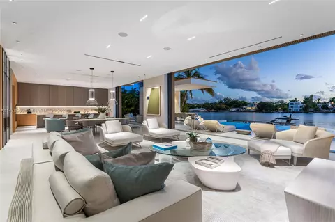 320 S Hibiscus Dr, Miami Beach, FL 33139