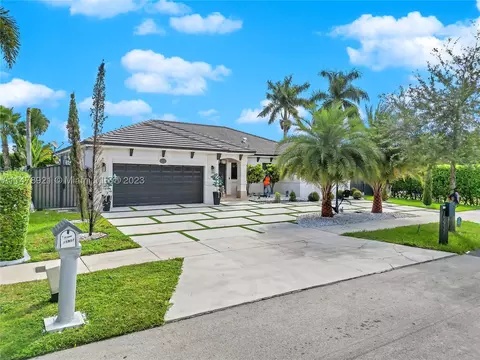 15937 NW 77th Pl, Miami Lakes, FL 33016