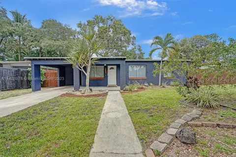 216 SW 21st Way, Fort Lauderdale, FL 33312