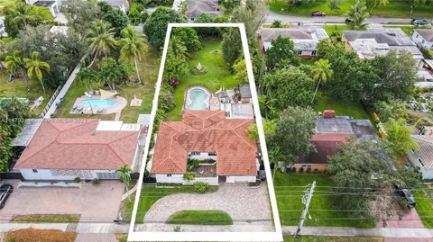 370 NE 131st St, North Miami, FL 33161