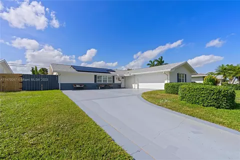 10135 Dogwood Ave, Palm Beach Gardens, FL 33410