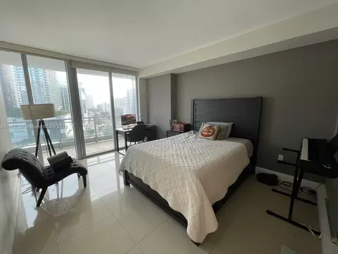 92 SW 3rd St #1703, Miami, FL 33130