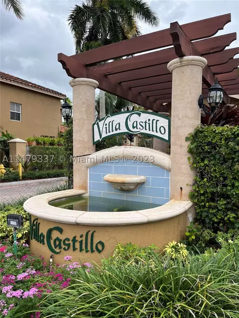 8914 SW 108th Pl, Miami, FL 33176