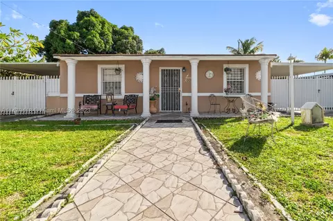 1020 Curtiss Dr, Opa Locka, FL 33054