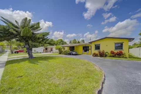 31 NW 170th St, North Miami Beach, FL 33169
