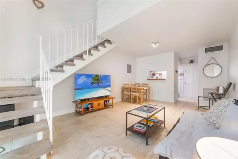 234 Antiquera Ave #9, Coral Gables, FL 33134