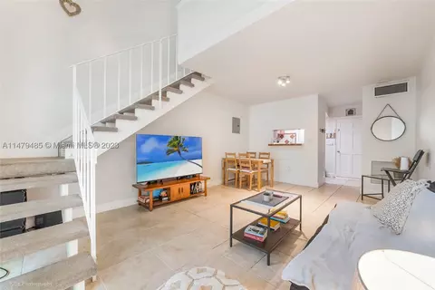 234 Antiquera Ave #9, Coral Gables, FL 33134