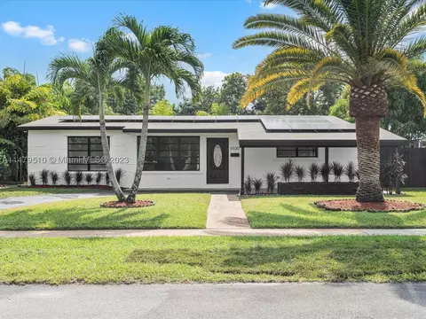 6530 Garfield St, Hollywood, FL 33024