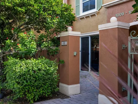 1021 SW 144th Ave #2703, Pembroke Pines, FL 33027