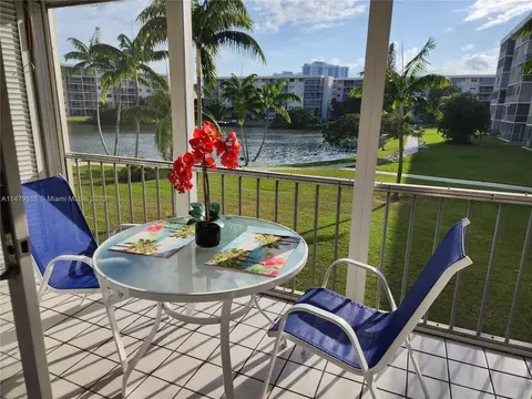 2855 Leonard Dr #H212, Aventura, FL 33160