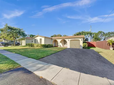 4965 SW 90th Ter, Cooper City, FL 33328