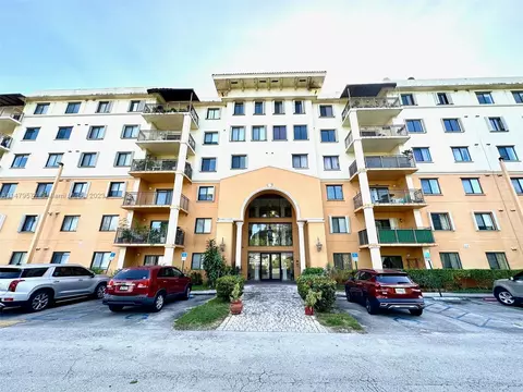 9300 Fontainebleau Blvd #E303, Miami, FL 33172
