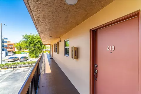 403 NW 72nd Ave #219-G, Miami, FL 33126