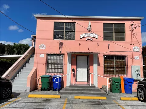 937 SW 7th St, Miami, FL 33130