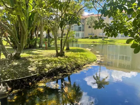 5051 W Oakland Park Blvd #204, Lauderdale Lakes, FL 33313