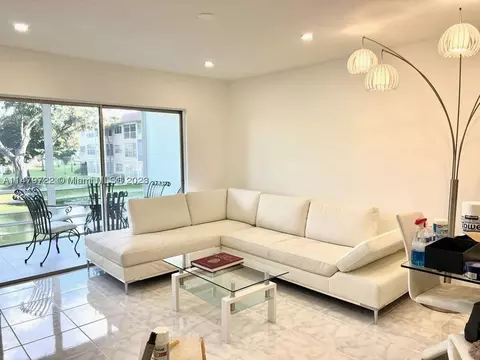 5051 W Oakland Park Blvd #204, Lauderdale Lakes, FL 33313