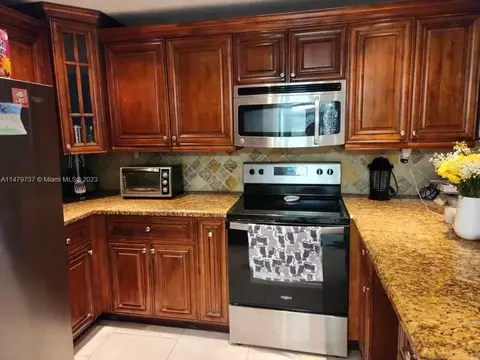 8007 W 6th Ave #I, Hialeah, FL 33014