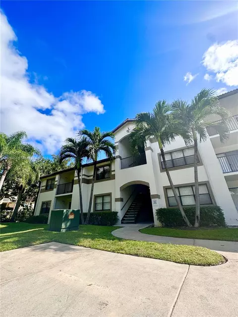 530 S Park Rd #17-11, Hollywood, FL 33021