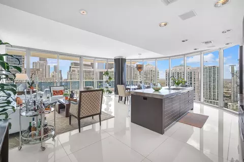 200 Biscayne Boulevard Way #3802, Miami, FL 33131