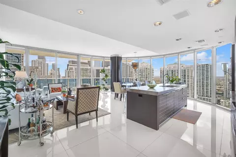 200 Biscayne Boulevard Way #3802, Miami, FL 33131