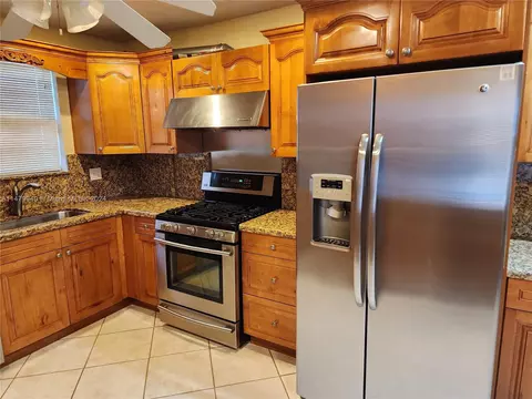4940 NW 13th St, Lauderhill, FL 33313