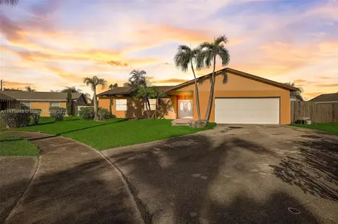 12425 SW 259th Ter, Homestead, FL 33032