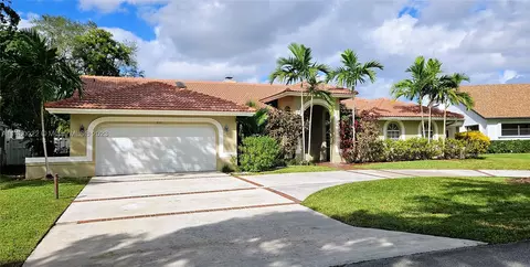 9711 Sea Turtle Dr, Plantation, FL 33324