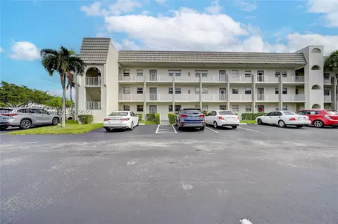 8325 Sunrise Lakes Blvd #102, Sunrise, FL 33322