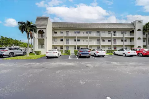 8325 Sunrise Lakes Blvd #102, Sunrise, FL 33322