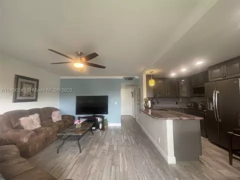 551 SW 135th Ave #113B, Pembroke Pines, FL 33027