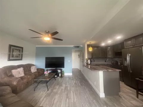 551 SW 135th Ave #113B, Pembroke Pines, FL 33027