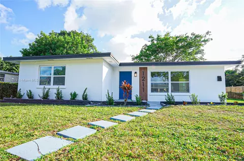 1211 W 25th St, Riviera Beach, FL 33404