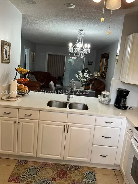 300 Berkley Rd #110, Hollywood, FL 33024
