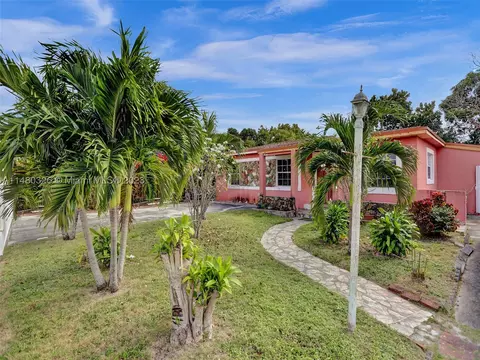 3520 NW 98th St, Miami, FL 33147