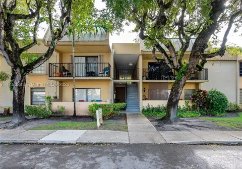 10423 N Kendall Dr #C109, Miami, FL 33176